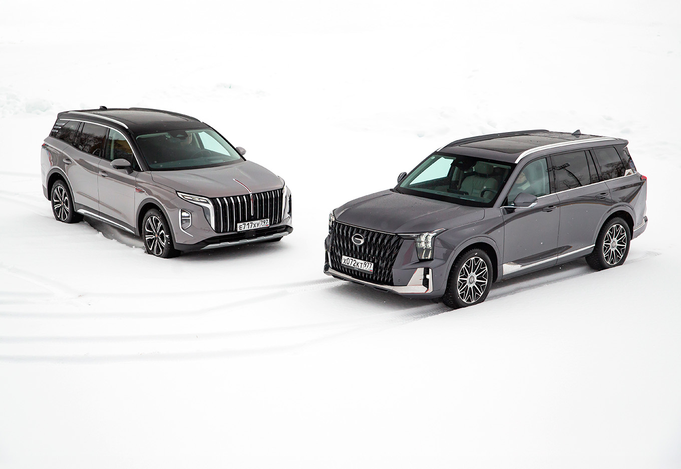 Hongqi HS7 и GAC GS8. Фото: Журнал Авито Авто/Павел Короткий
